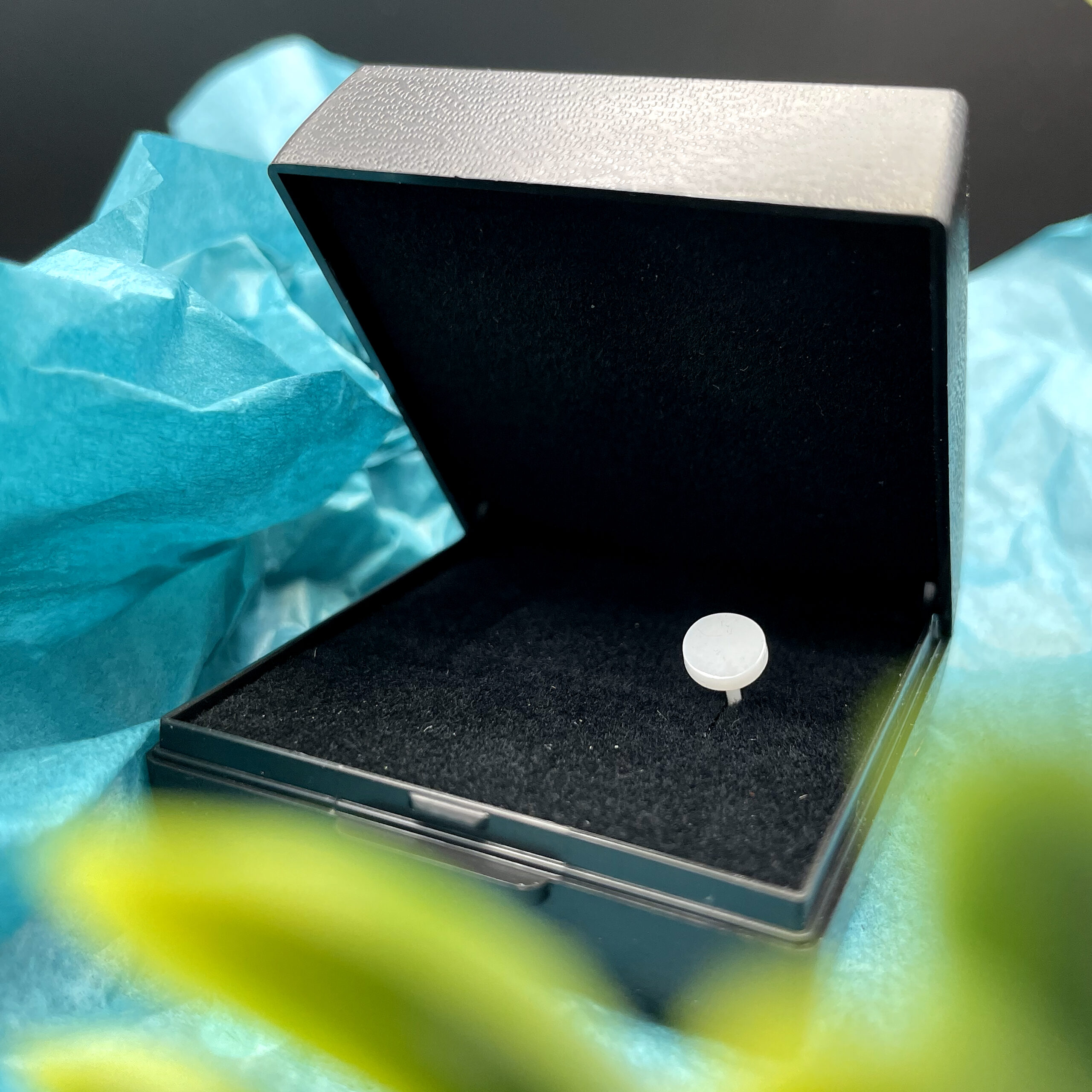 Keramikohrstecker in Schachtel