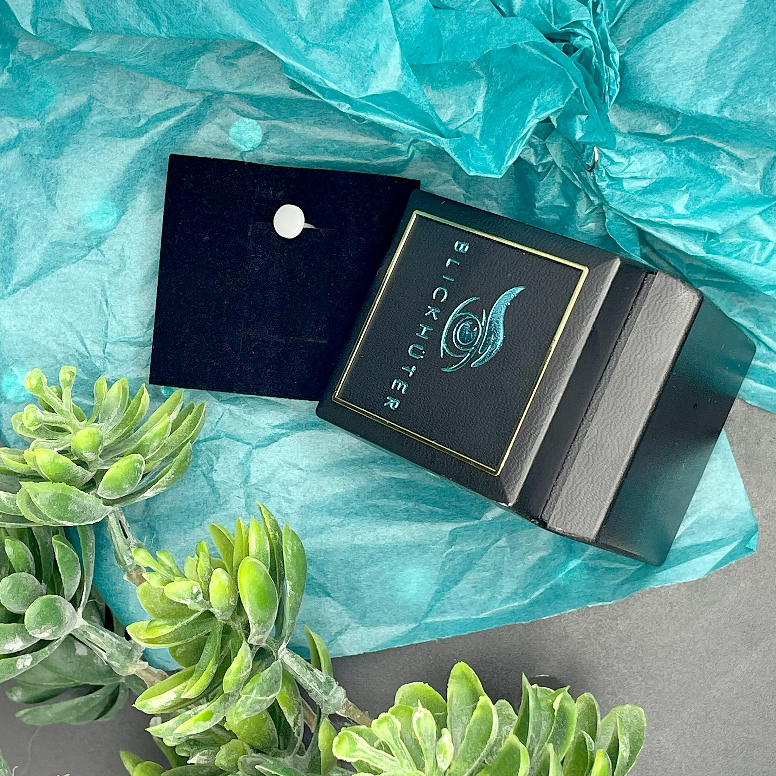 Keramikohrstecker in Schachtel